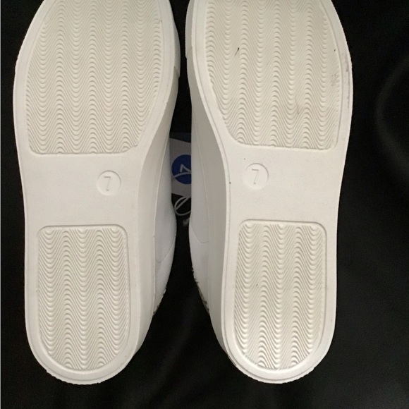 Universal Thread Caddy White with Leopard Print Sneaker - Picture 5 of 6